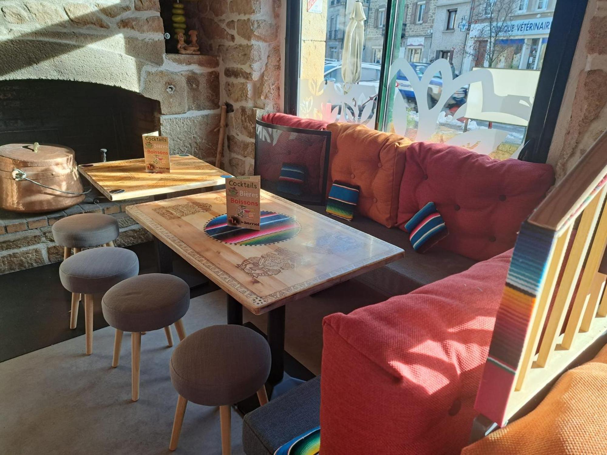 Le Barriol Hotel Saint-Julien-Chapteuil Bagian luar foto