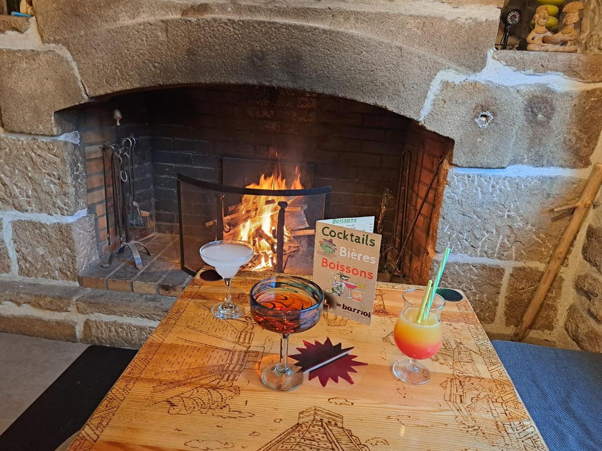 Le Barriol Hotel Saint-Julien-Chapteuil Bagian luar foto