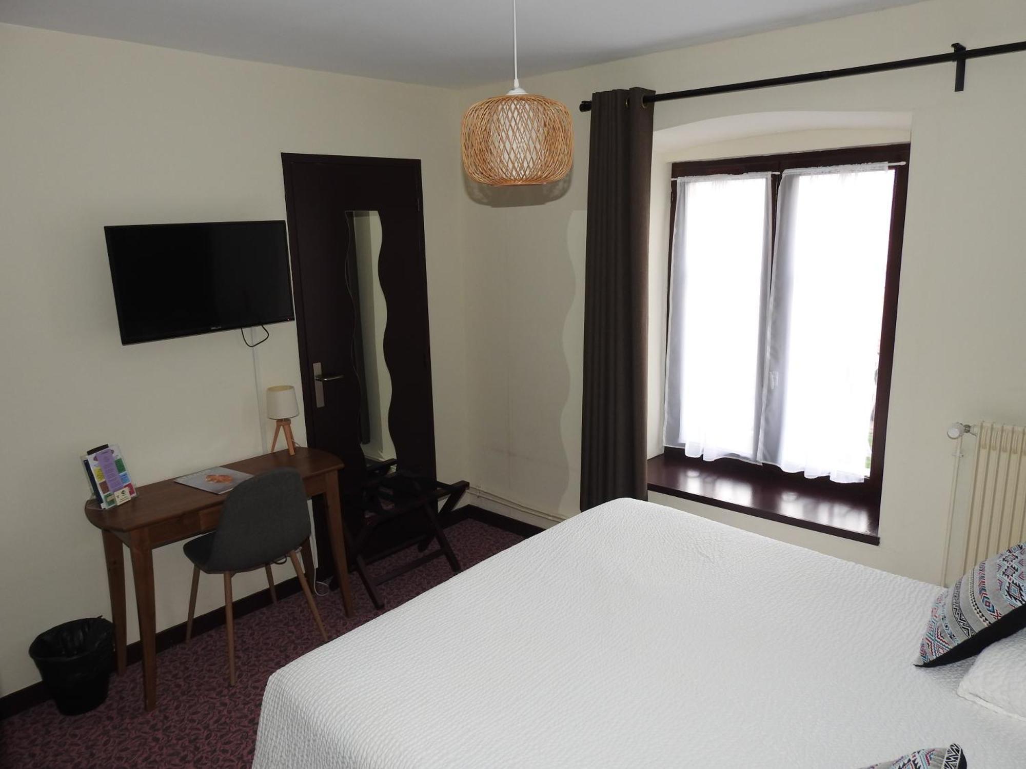 Le Barriol Hotel Saint-Julien-Chapteuil Bagian luar foto