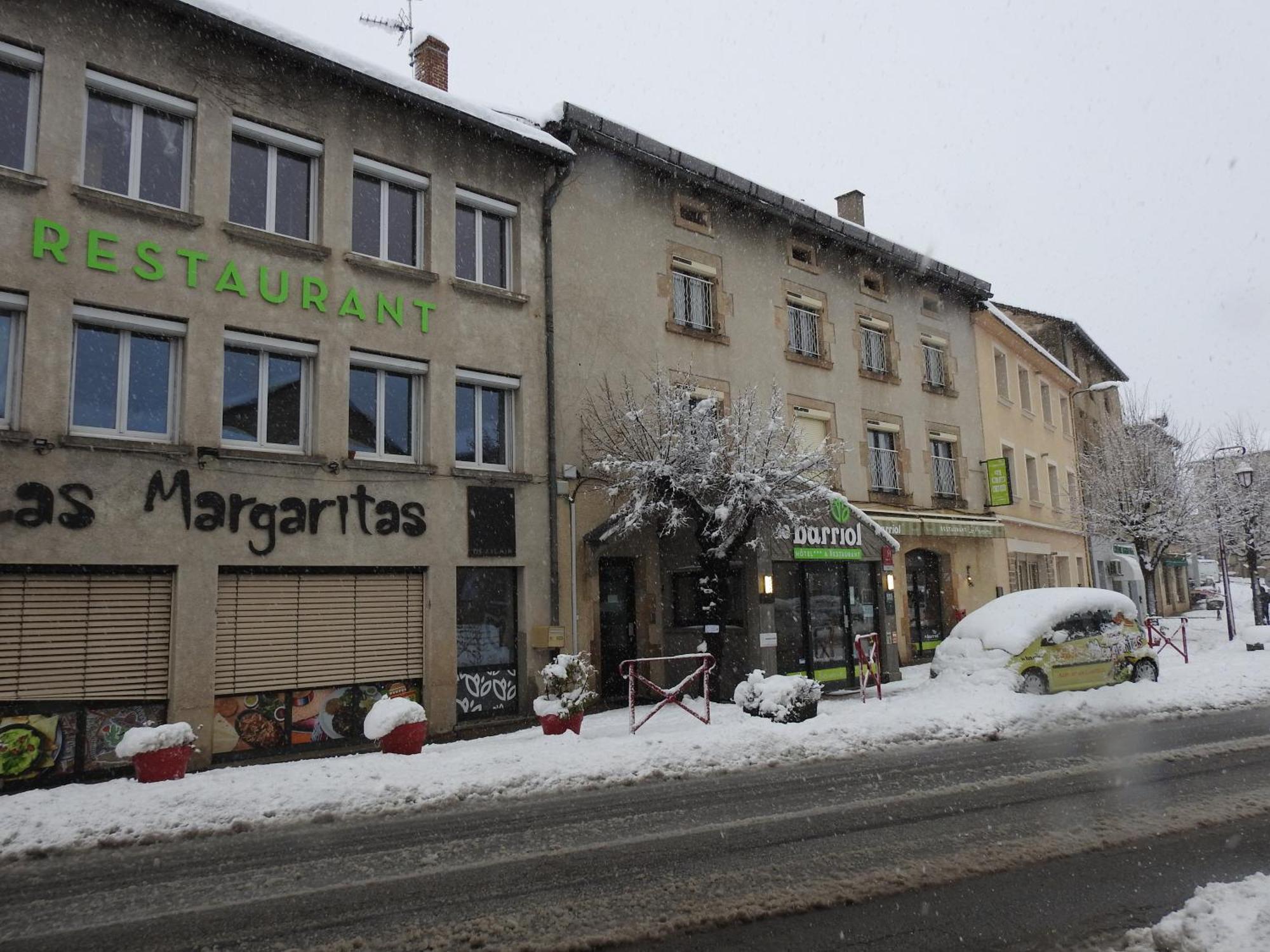 Le Barriol Hotel Saint-Julien-Chapteuil Bagian luar foto