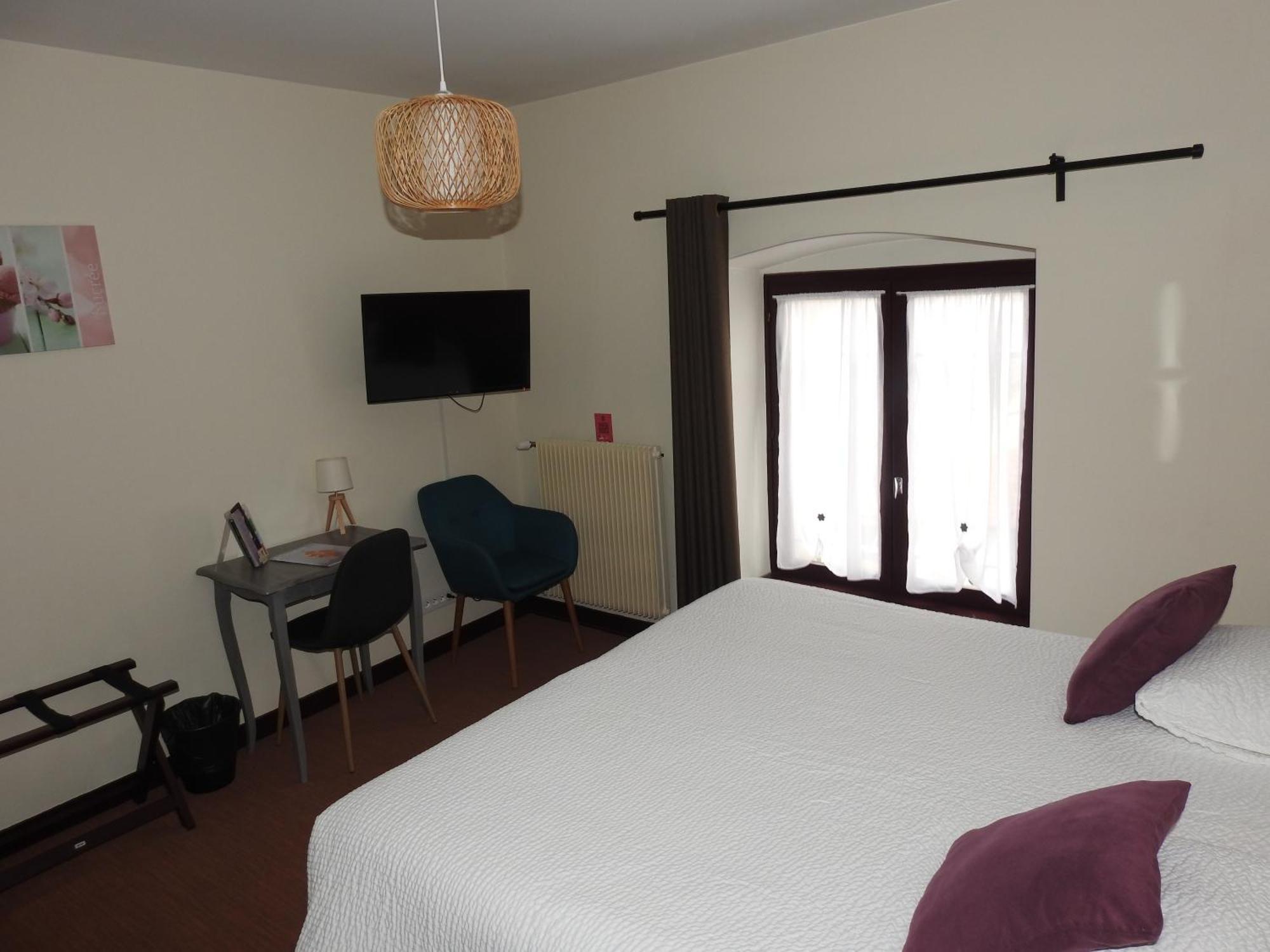 Le Barriol Hotel Saint-Julien-Chapteuil Bagian luar foto