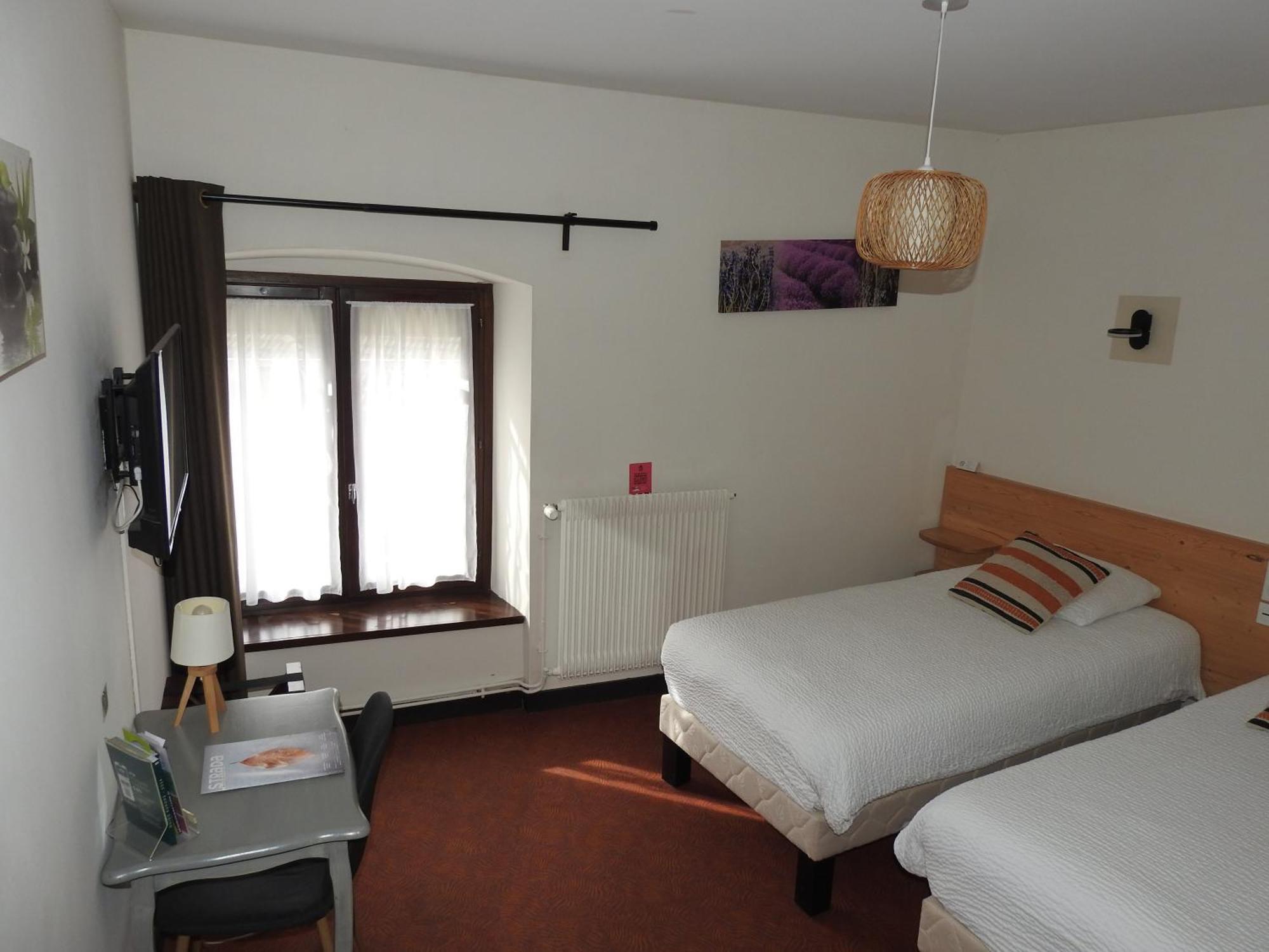 Le Barriol Hotel Saint-Julien-Chapteuil Bagian luar foto