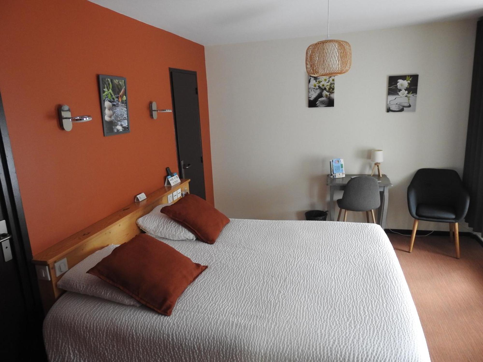 Le Barriol Hotel Saint-Julien-Chapteuil Bagian luar foto