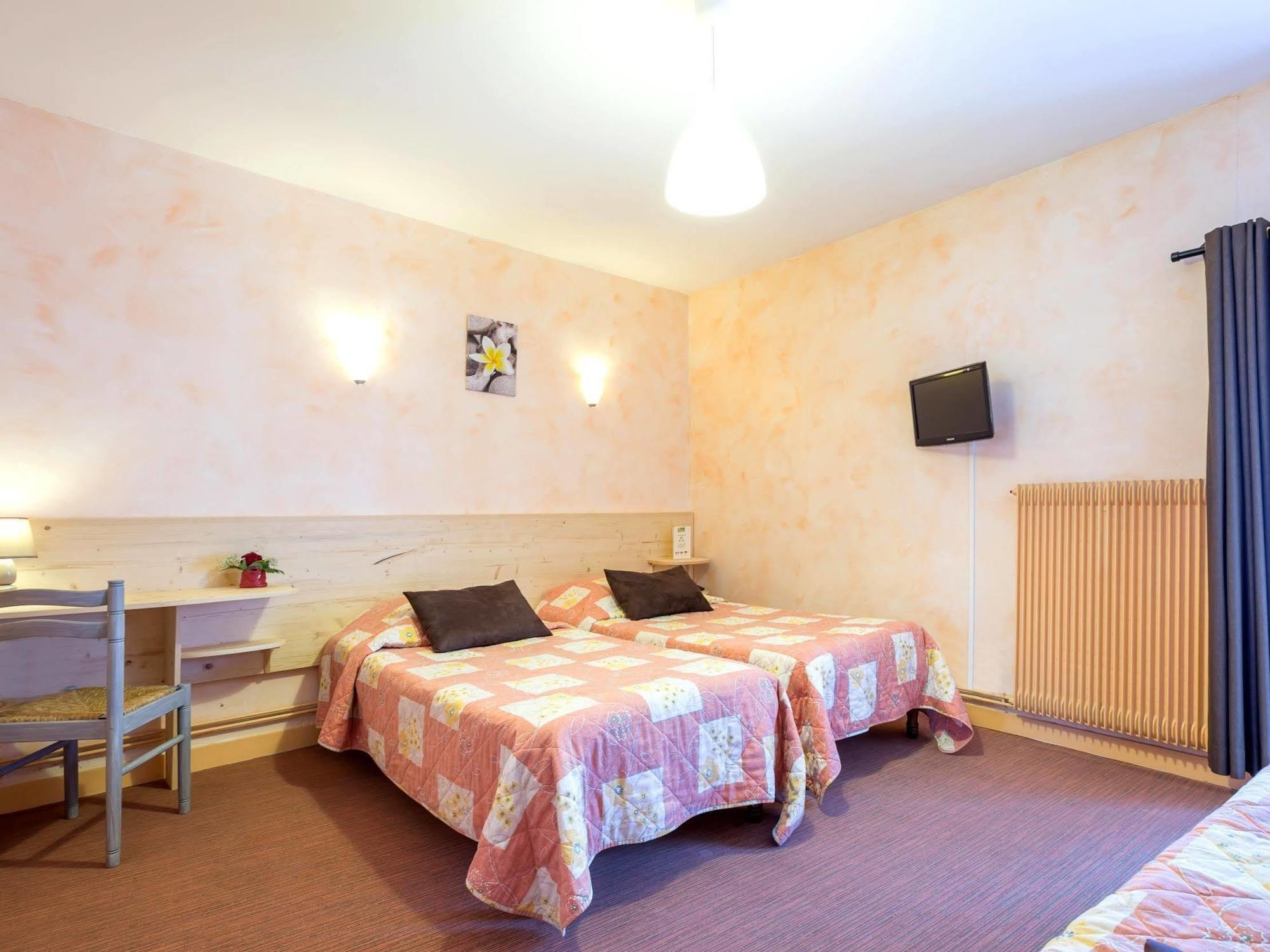 Le Barriol Hotel Saint-Julien-Chapteuil Bagian luar foto